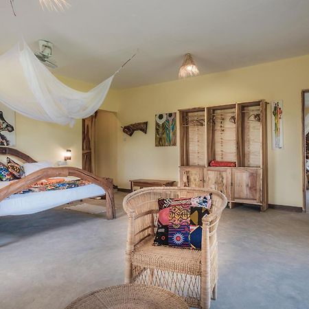 Lake Natron Maasai Giraffe Eco Lodge And Camping Mtowabaga Экстерьер фото