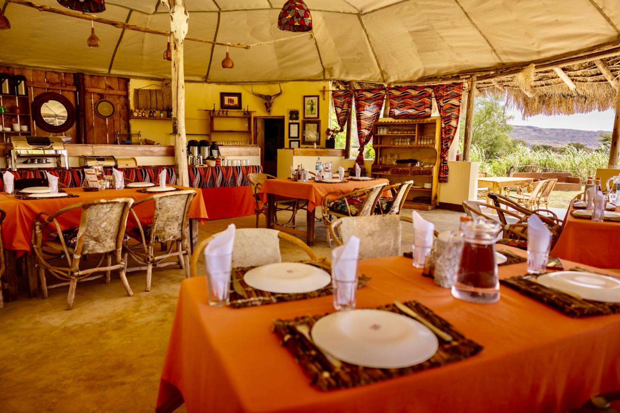 Lake Natron Maasai Giraffe Eco Lodge And Camping Mtowabaga Экстерьер фото