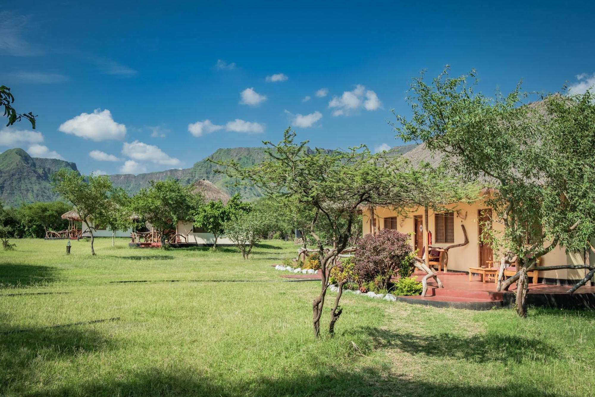 Lake Natron Maasai Giraffe Eco Lodge And Camping Mtowabaga Экстерьер фото