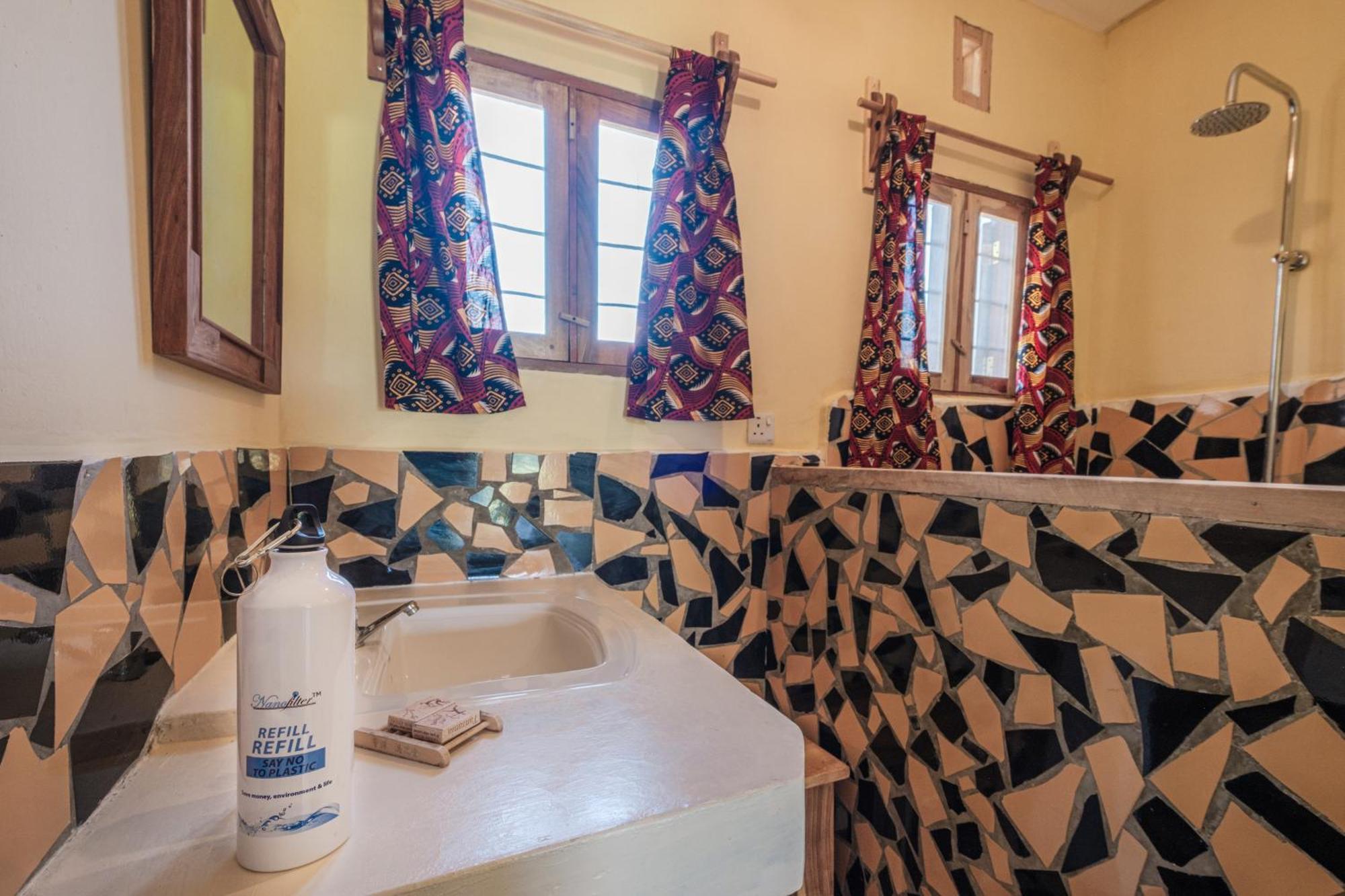 Lake Natron Maasai Giraffe Eco Lodge And Camping Mtowabaga Экстерьер фото