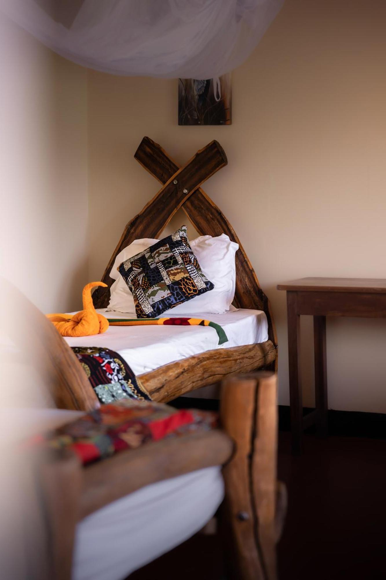 Lake Natron Maasai Giraffe Eco Lodge And Camping Mtowabaga Экстерьер фото